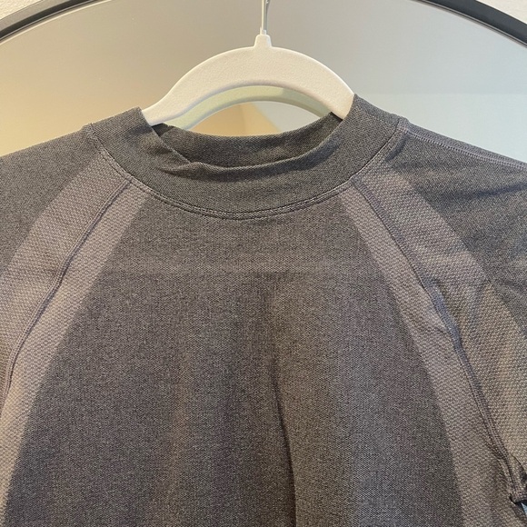 Lululemon Seamless Training Short Sleeve Swiftly Tech Shirt SIZE 10 - Picture 3 of 9